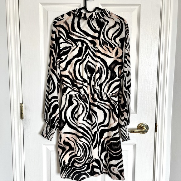 🆕 ANTHROPOLOGIE PRINTED WRAP DRESS - Picture 6 of 8